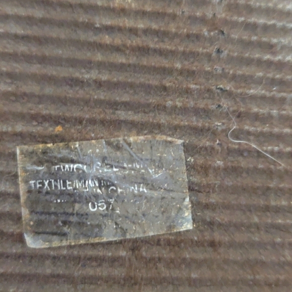 Leopard print Tommy Hilfiger flip flops. - Picture 6 of 7